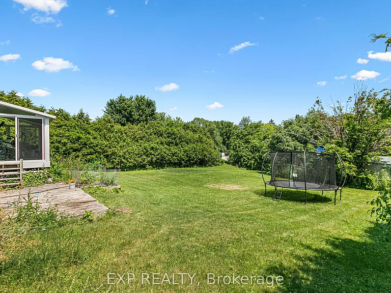10 Queen Anne Cres — Photo 39