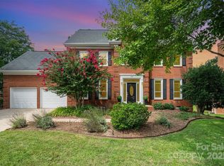 207 Walnut Point Dr, Matthews, NC 28105