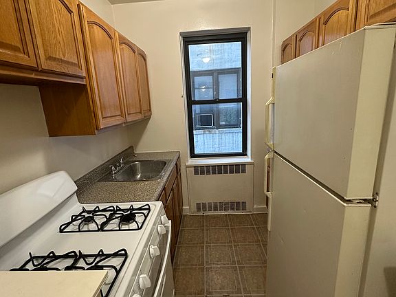 5th image of 357-361 E 201st St #4F