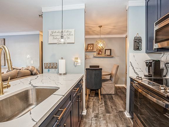 5th image of 122 Glengarry Dr APT 107