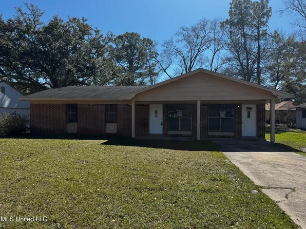 4824 Jefferson Ave, Moss Point, MS 39563