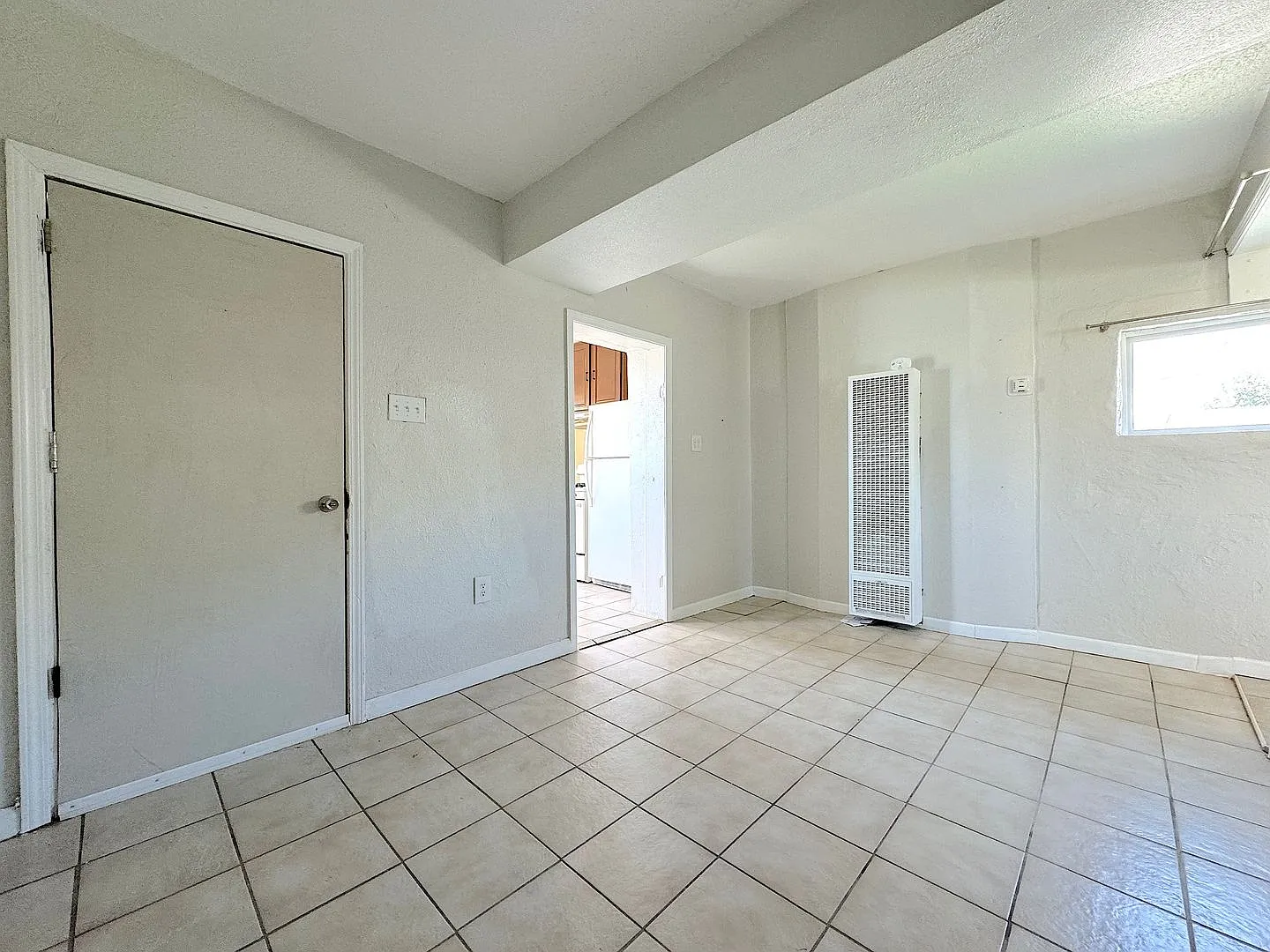Central El Paso 1 Bed/1 Bath With All Utilties Included! — Photo 2