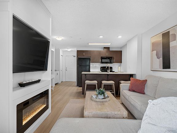 3rd image of 5521 7th Ave SW #203