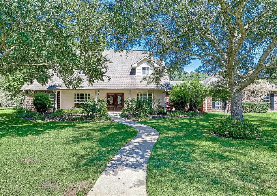 1st image of 4402 Winding River Dr