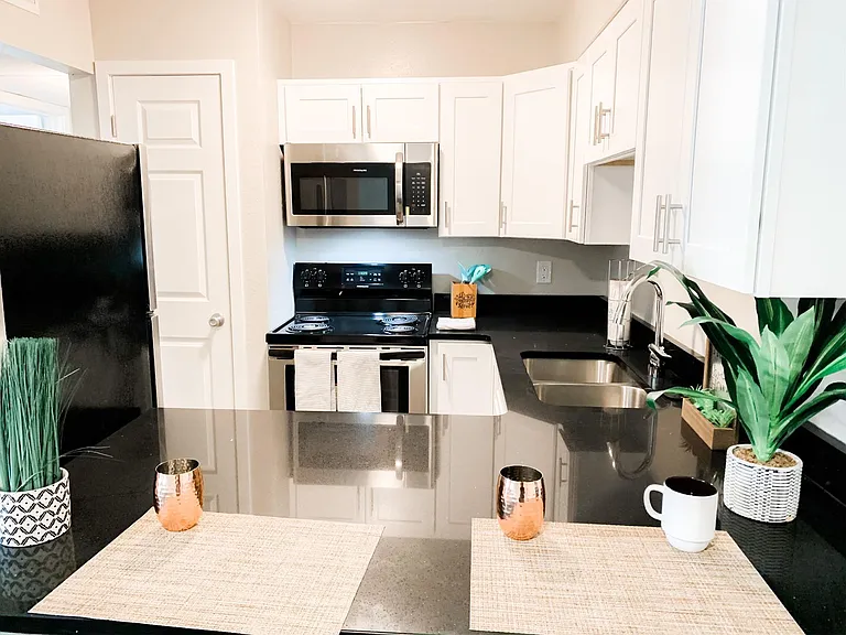 Apartments at Decker Lake Your Everyday Retreat — Photo 14