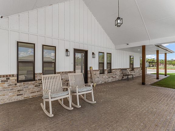 2nd image of 304 Mariners Way