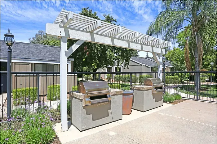Villaggio Homes — Photo 2