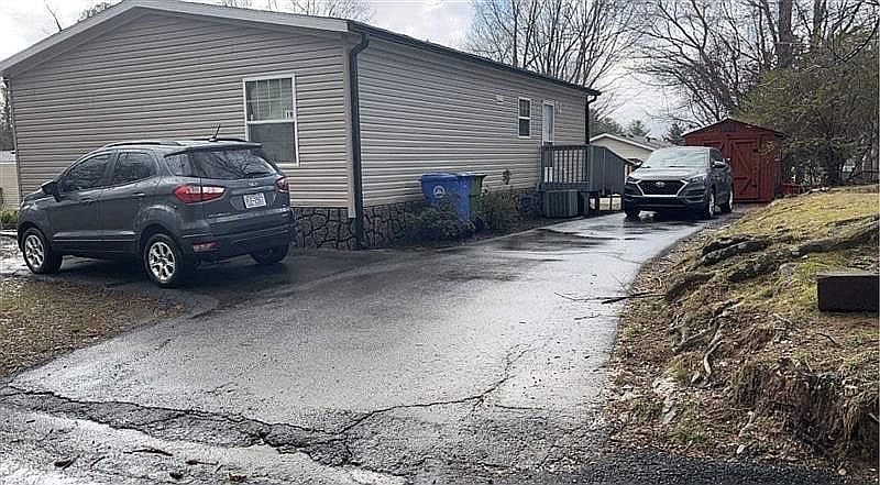 1st image of 19 Concord Dr