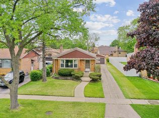 4721 W 99th St, Oak Lawn, IL 60453