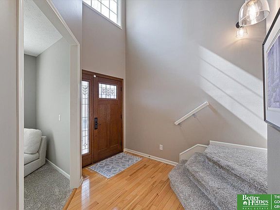 4th image of 19704 Harney St