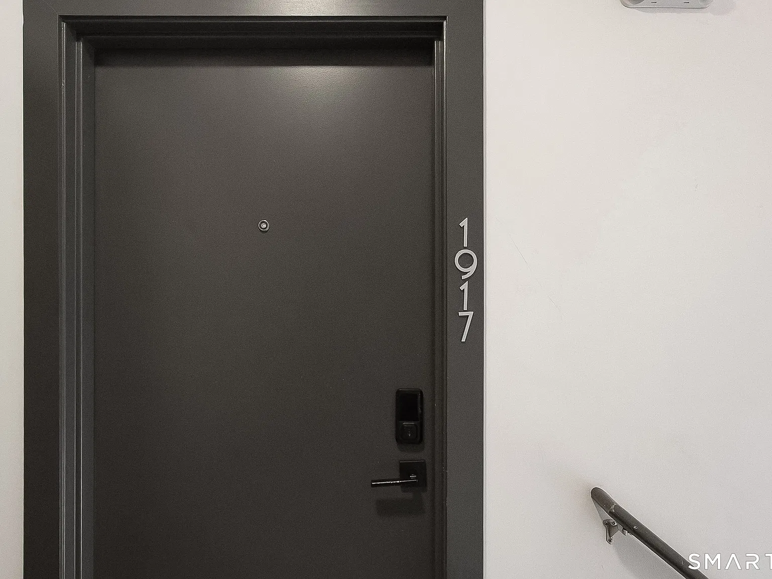 2 bed, 1.0 bath, 2150 sqft, $3,000 — Photo 2