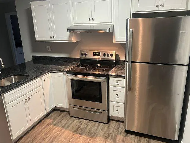 2 bed, 1100 sqft, $2,195 — Photo 2