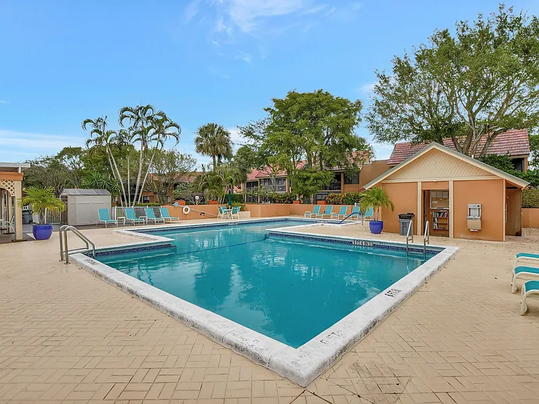 11255 Green Lake Dr #202 — Photo 23