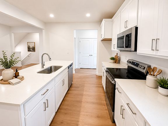 4th image of 1559 N 1875 W #231