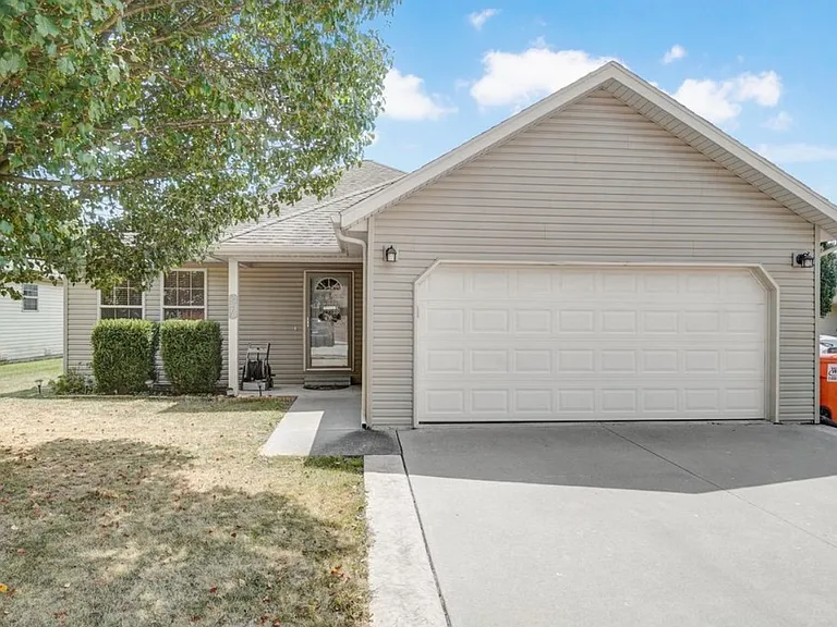 2540 W Delmar St — Photo 1