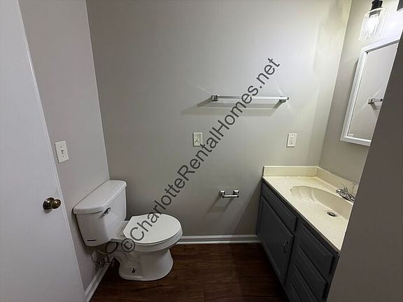5th image of 1619 Teddington Dr
