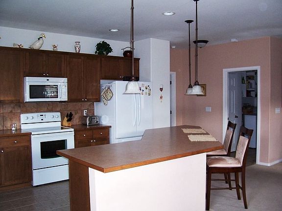 2nd image of 4131 Vashon Dr NE