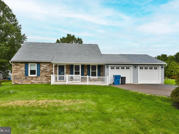 134 Lawndale Ave, Sellersville, PA 18960