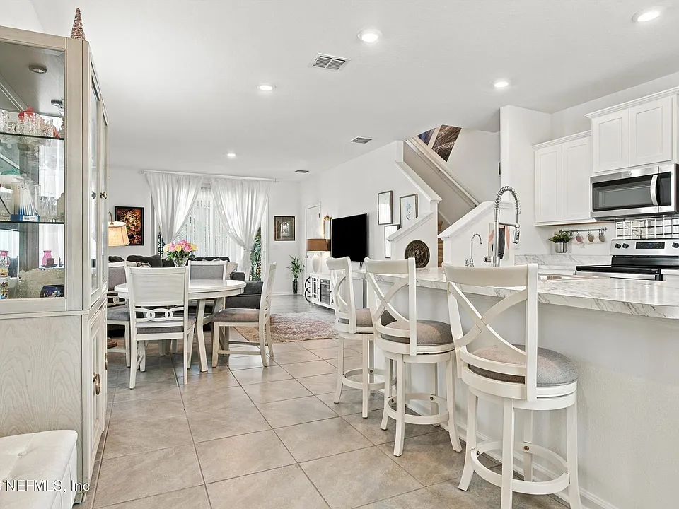 8359 Zenith Cir