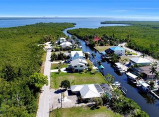 3307 Manatee Dr, St James City, FL 33956