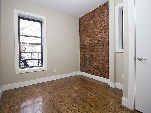 2nd image of 205 Saint James Pl #3M