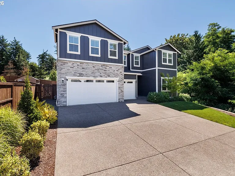 2751 Dahlia Dr — Photo 3
