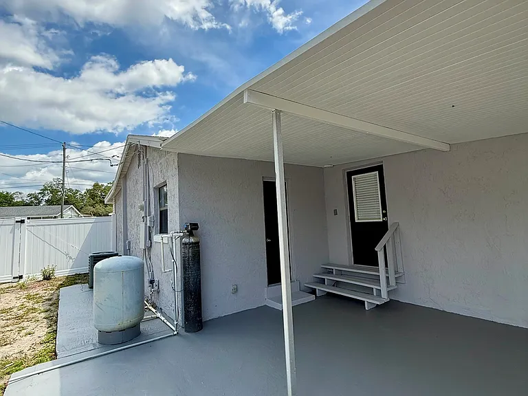 127 Debary Dr — Photo 37