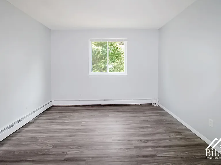 Northfield Manor Apartments — Photo 22