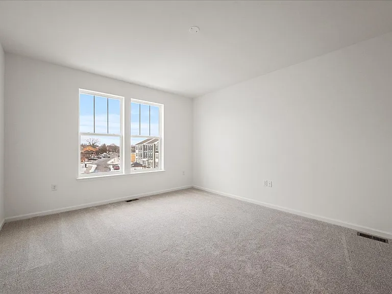 644 Hemsworth Ln — Photo 15