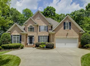 10043 Warwickshire Ln, Charlotte, NC 28270