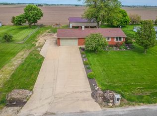 9863 N 1250 East Rd, Shirley, IL 61772