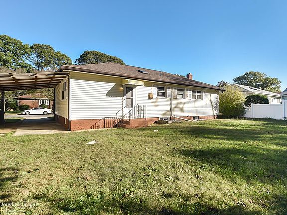 4th image of 535 Pinebrook Ct