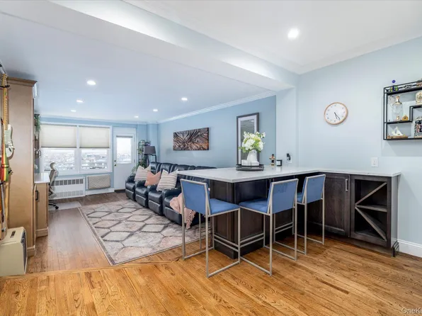 522 Shore Road #5T, Long Beach, NY 11561