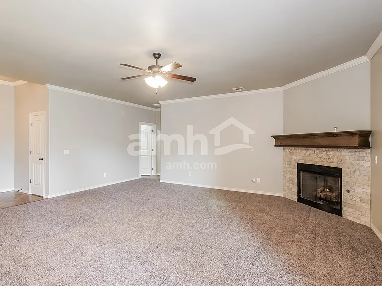 8009 NW 159th St — Photo 7