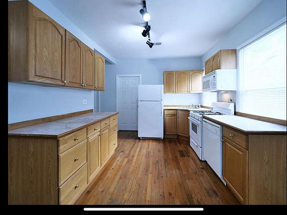 4th image of 1527 N Wieland St