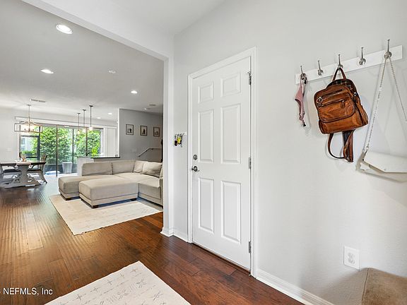 4th image of 13964 Berryview Rd