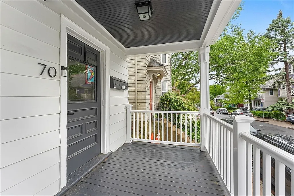 2 bed, 818 sqft, $3,500 — Photo 2