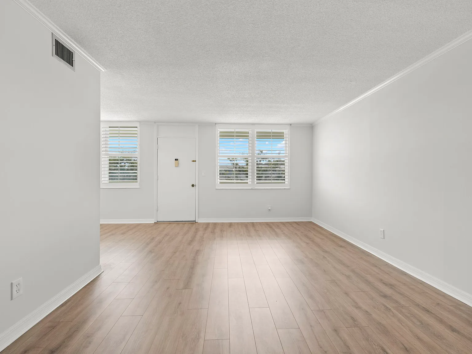 1 bed, 1.5 bath, 925 sqft, $1,650 — Photo 4