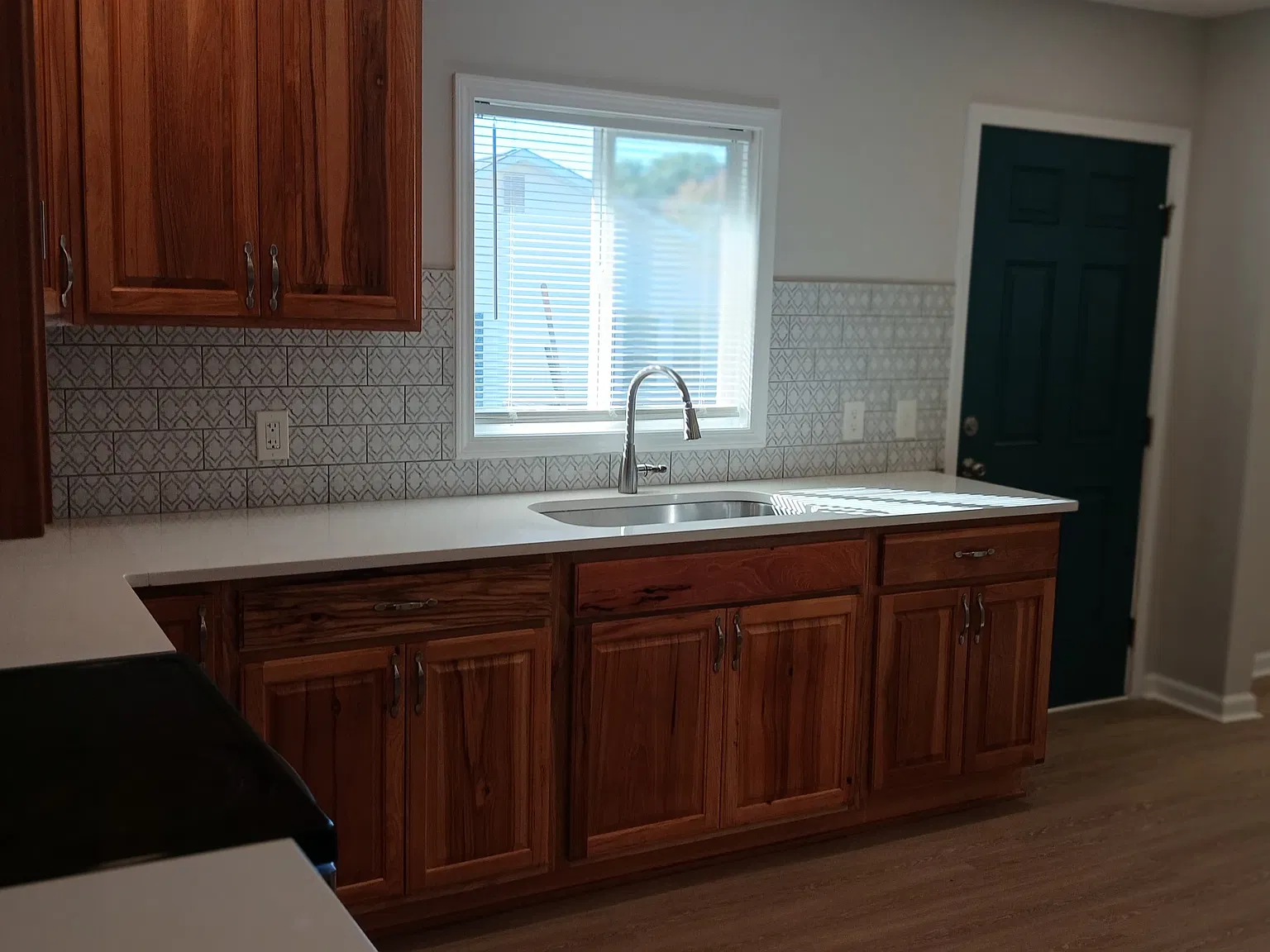 3 bed, 1100 sqft, $1,600 — Photo 4