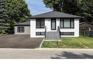 12 Kemano Rd UNIT 3, Aurora, ON L4G 2Y1