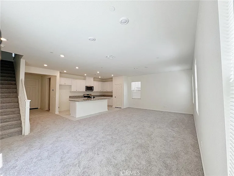 4340 S Encinitas Ave — Photo 4