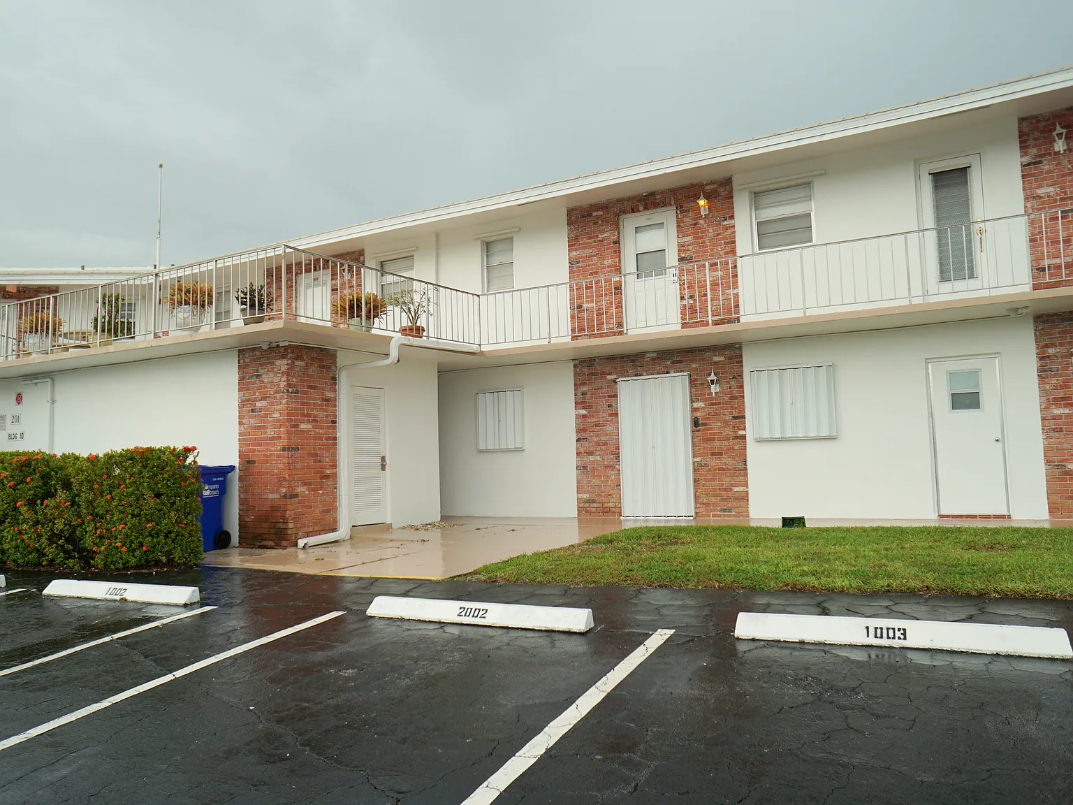 2 bed, 850 sqft, $1,600 — Photo 3