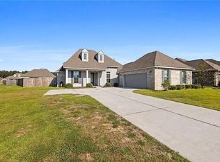 8797 Providence Dr, Denham Springs, LA 70726