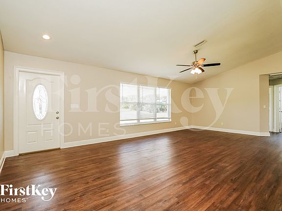 2nd image of 1831 Coral Point Dr