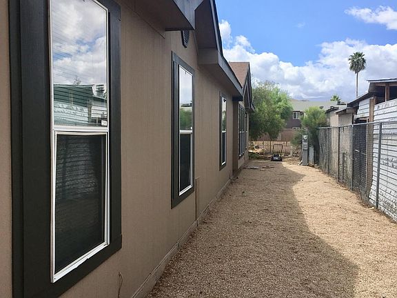 3rd image of 2505 E Waltann Ln