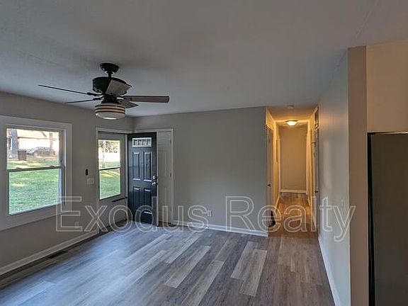 4th image of 900 Lansing St