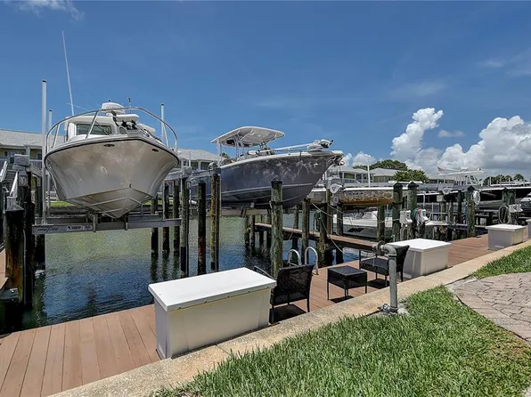 0 Coquina Key Dr SE #122SS, Saint Petersburg, FL 33705