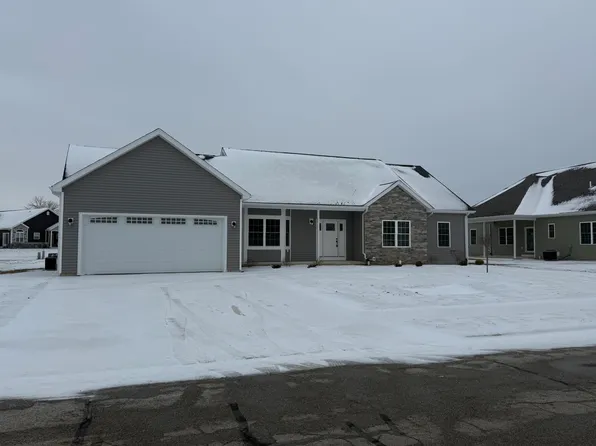 103 Saxony Dr, New Knoxville, OH 45871