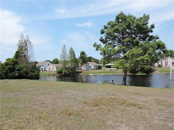 5th image of 7550 Oxford Garden Cir