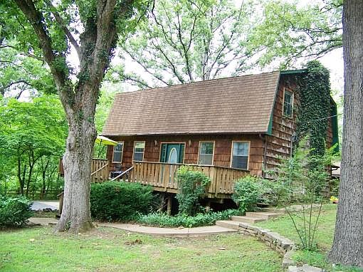 2nd image of 108 Walnut Cir